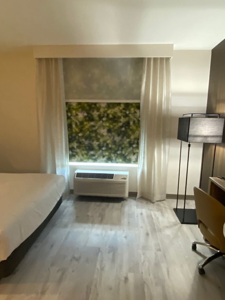 Фото Wyndham Garden Orlando Airport