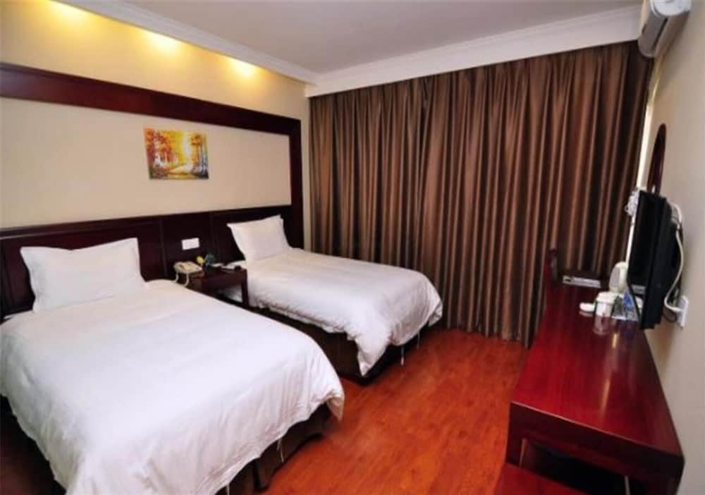 Фото GreenTree Inn Kunming Chenggong University City Hsr Station Shilin Street Express Hotel