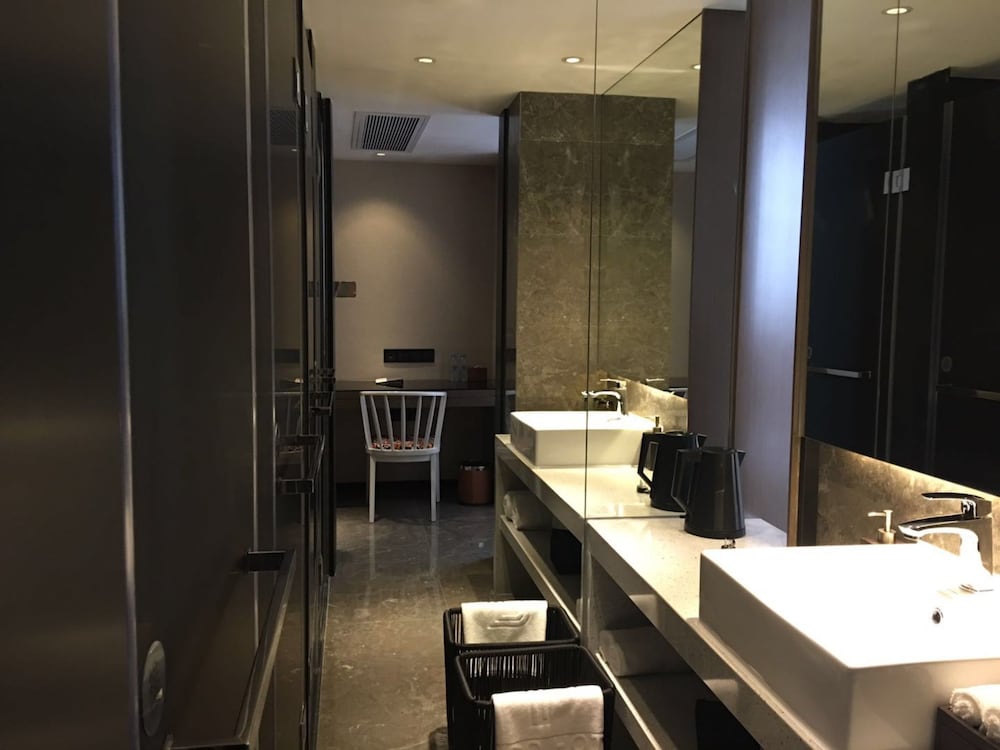 Фото Guangzhou Paco Hotel - Dongpu Teemall