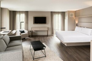 Гостиница Ac Hotel by Marriott Boston Cleveland Circle
