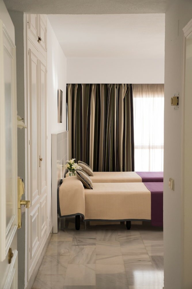 Фото Occidental Puerto Banús