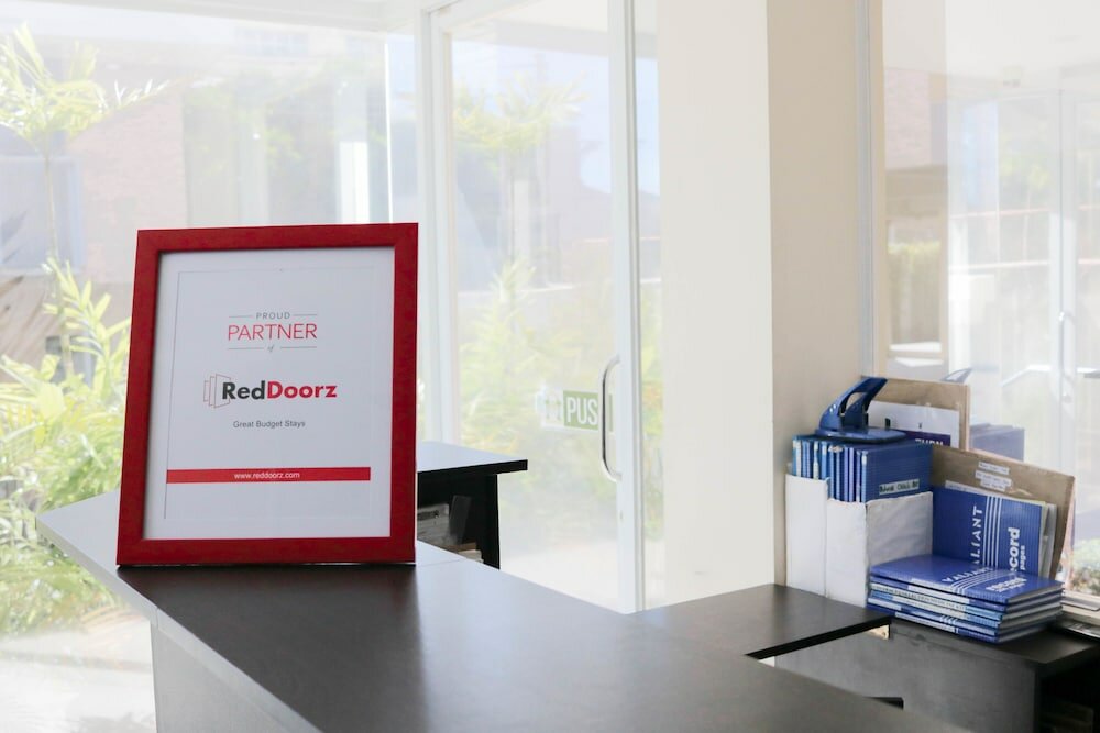 Фото RedDoorz @ Grand Apartelle Hernan Cortes Cebu
