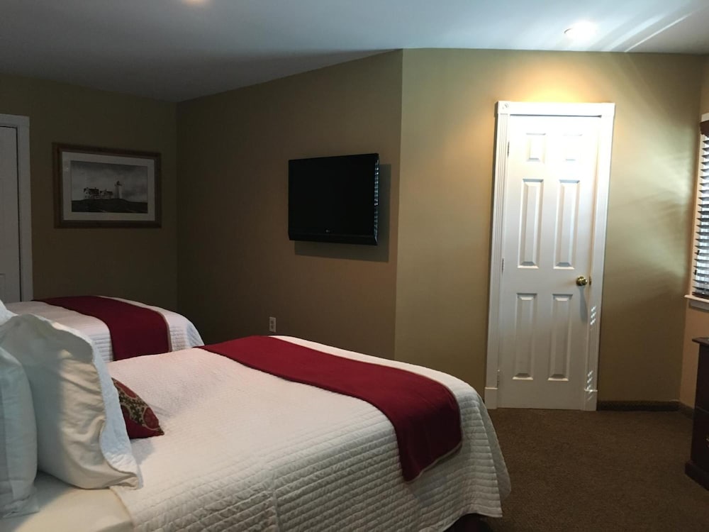 Фото Whitman Motor Lodge