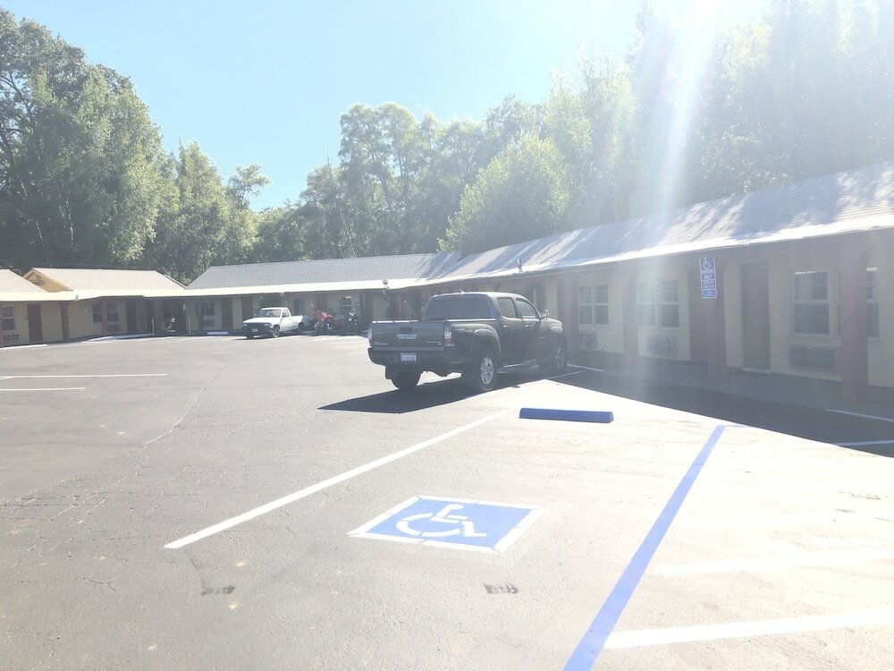 Фото Western Village Inn