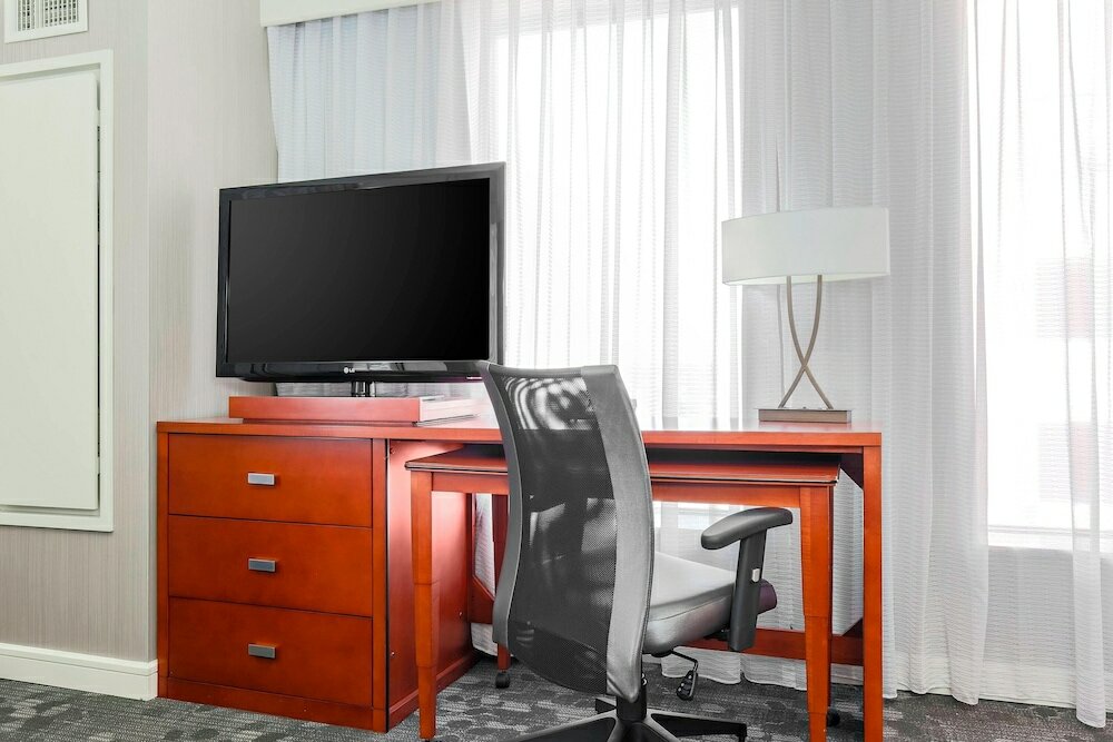 Фото Courtyard by Marriott Amarillo Downtown