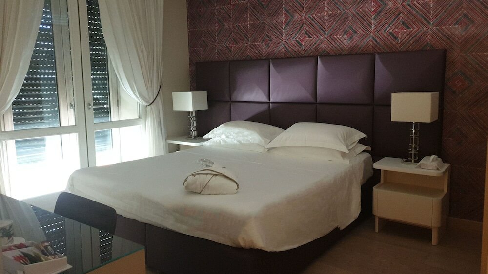 Фото Augustana House