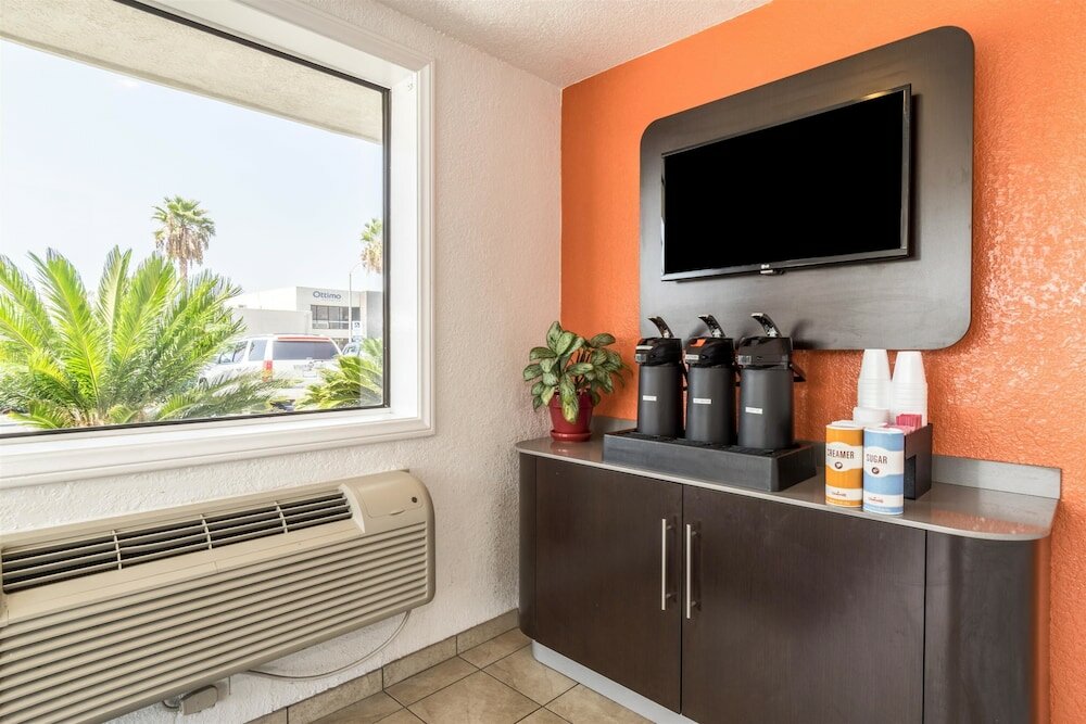 Фото Motel 6 Anaheim, Ca - Fullerton East