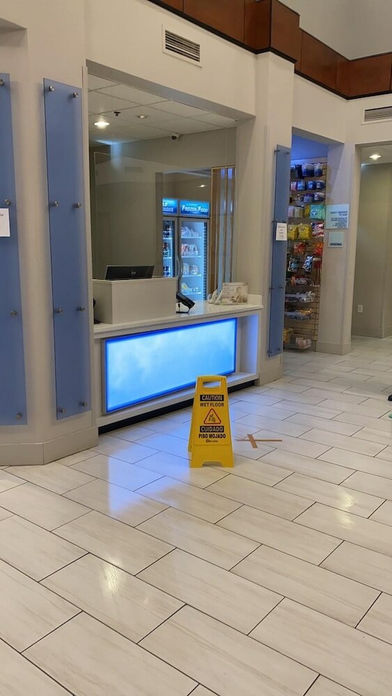 Фото Holiday Inn Express Hotel & Suites Denver North - Thornton, an Ihg Hotel