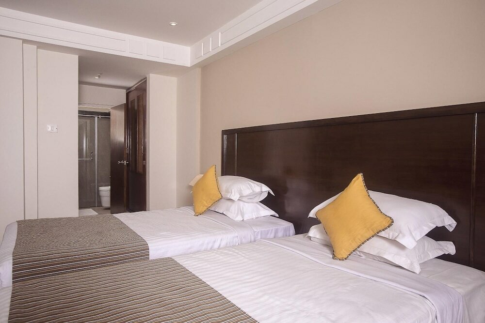 Фото Hotel Ivory Tower