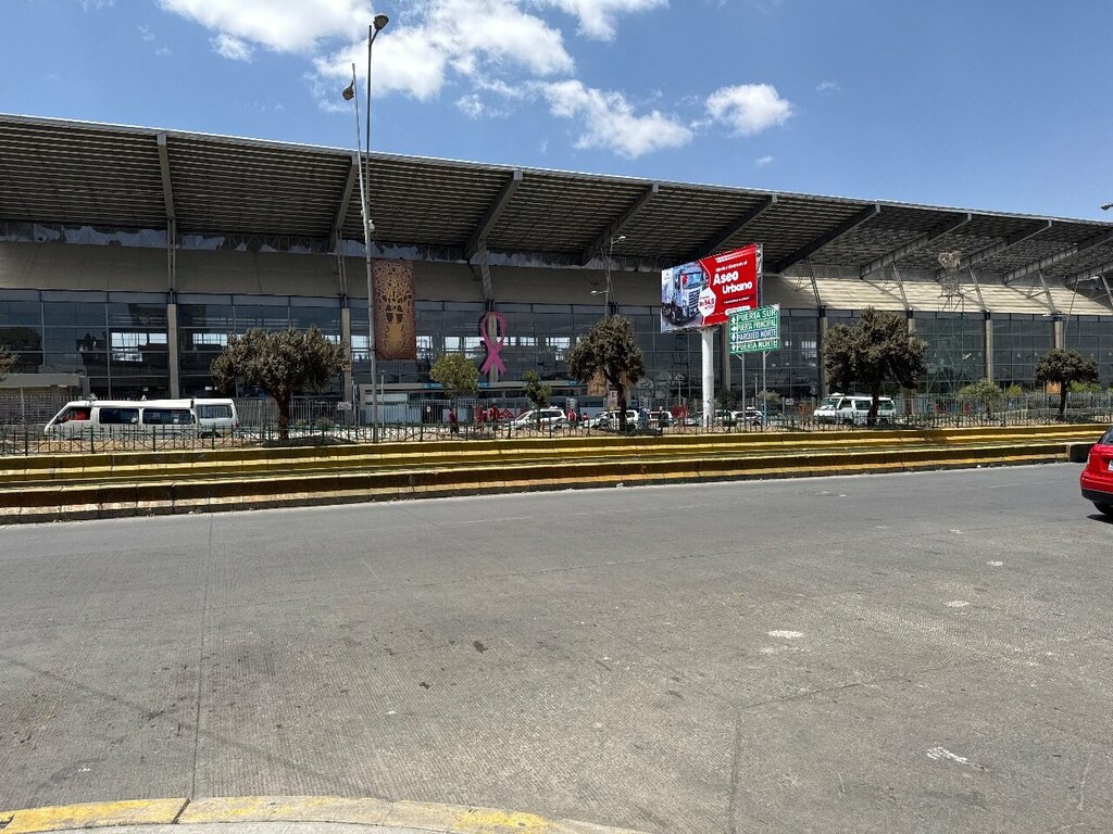 Bus transportation Metropolitan Terminal De El Alto, El Alto, photo