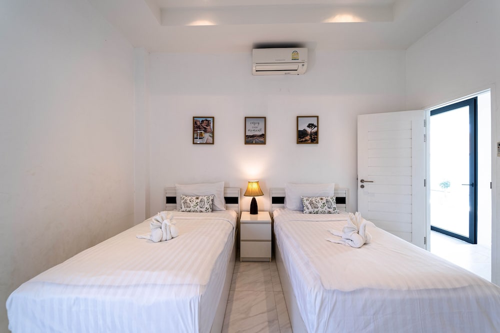 Фото Modern Large 2 Bedroom Pool Villa - Pv2