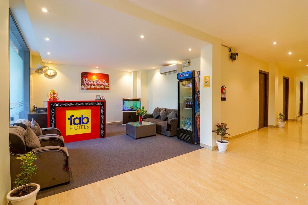 Фото Fabhotel The Premium Suits