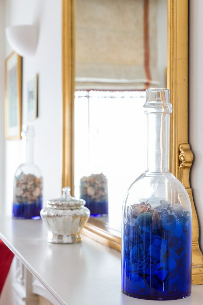 Фото 2-bed 2-bath Next to Park Lane