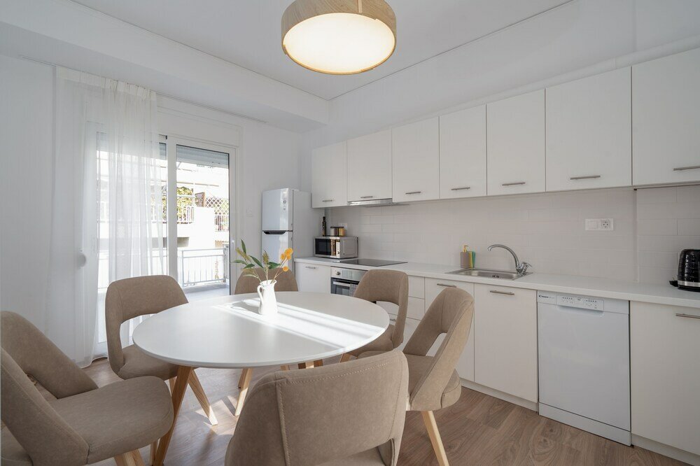 Фото Athens Hideout apt with rooftop