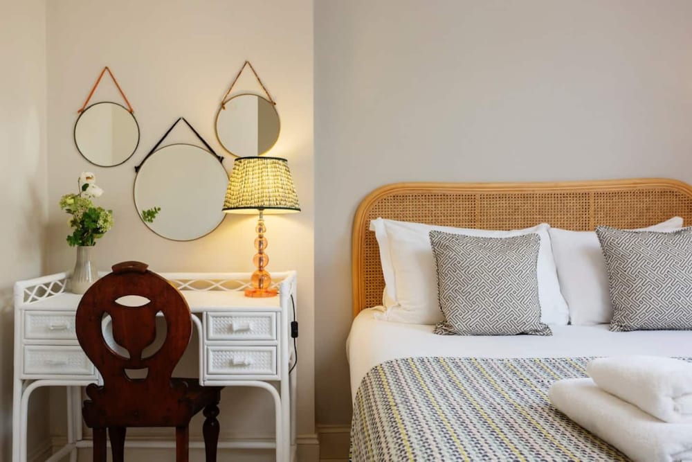 Фото Stunning 2 Bed Apt W Garden in Clapham