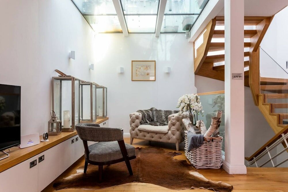 Фото Fantastic 5 Bed House in Kensington Near Museums