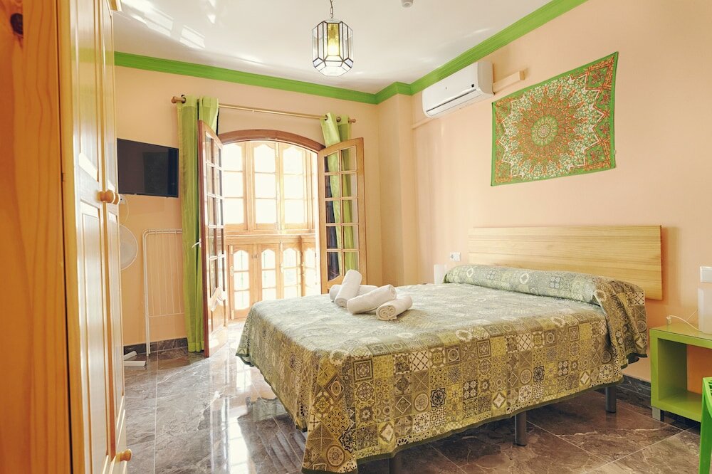Фото Charming Nerja Hostel