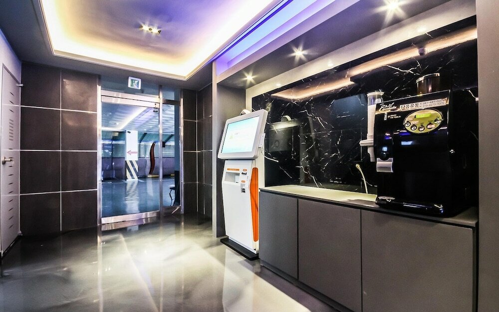 Фото Yeosu Luna Hotel