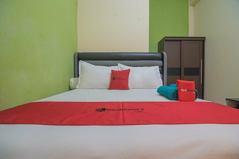 Hotel RedDoorz near Living Plaza Balikpapan 2, Balikpapan, photo
