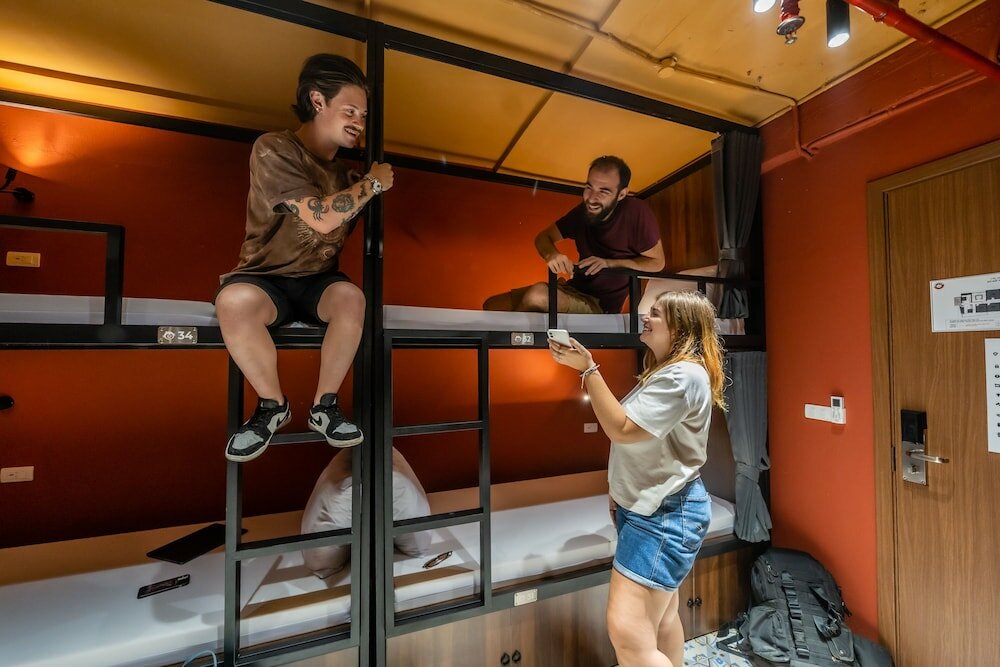 Фото Mad Monkey Hanoi - Hostel