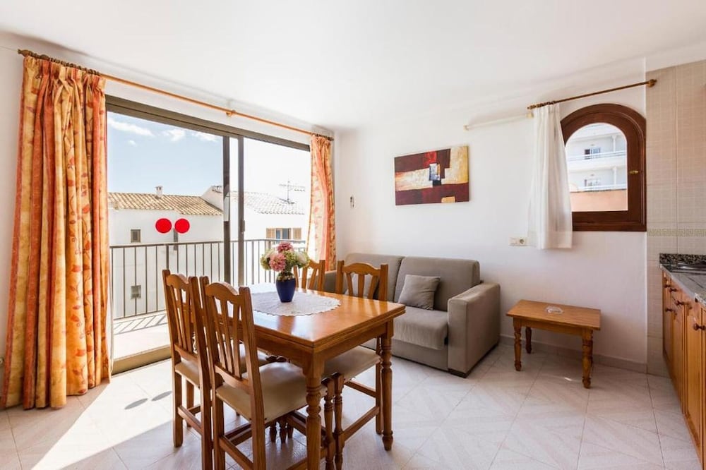 Фото Bella Maria Apartments & Pool Club