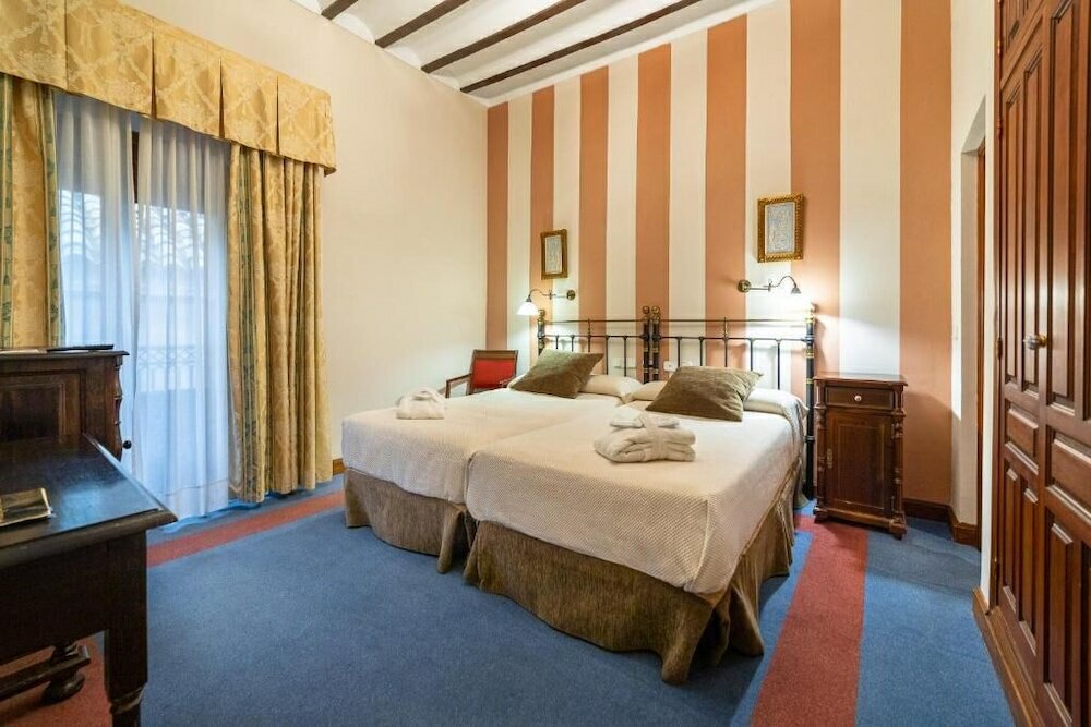 Фото Hotel Alvar Fañez