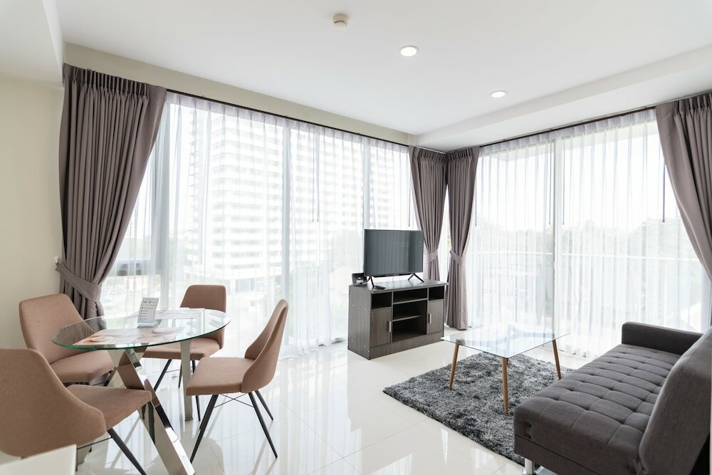 Фото The Riviera Wongamat by Pattaya Holiday