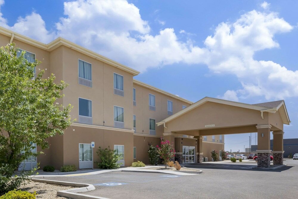 Фото Quality Inn & Suites Carlsbad Caverns Area