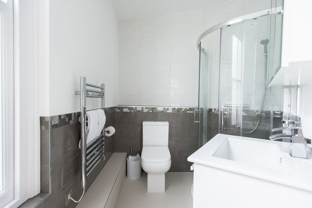 Фото The Mayfair Retreat - Modern & Central 1bdr in 3 Apartments