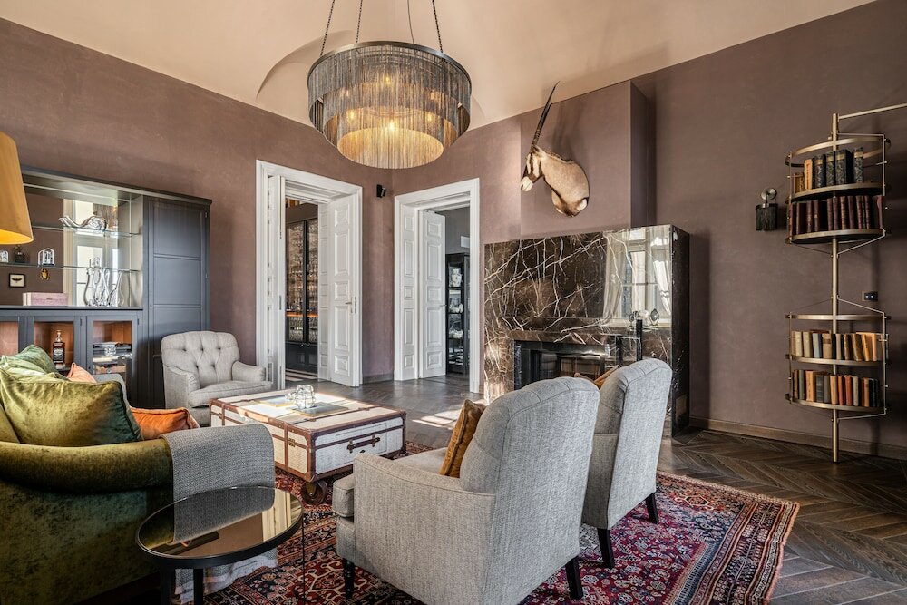 Фото Botaniq Castle of Tura