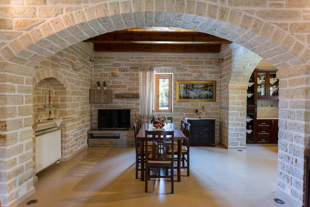 Фото Peacefull Stone-Built Villa