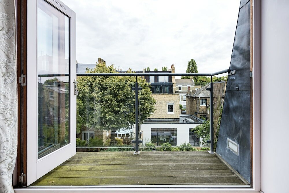 Фото Elegant Family Home near Wandsworth Common