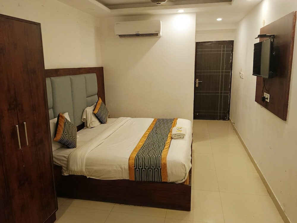 Фото Hotel Krone Near Igi Airport Mahipalpur