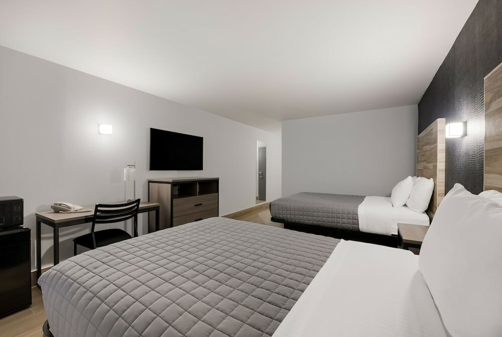 Фото Essence Express Wayne