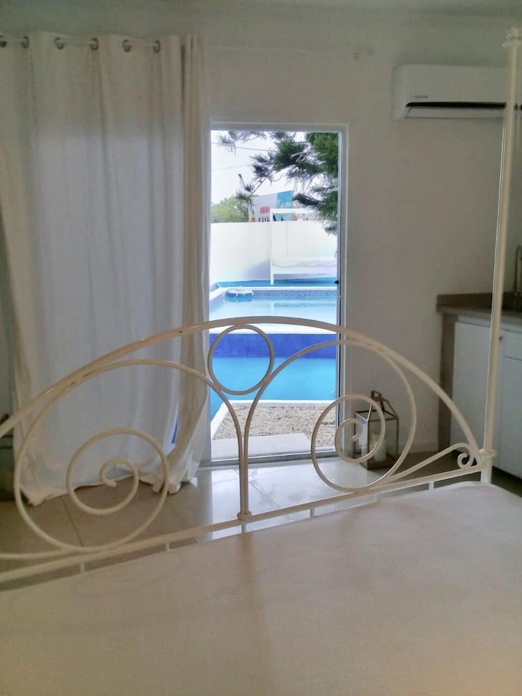 Фото Ocean Front Property - Villa 4 Aruba w pool view