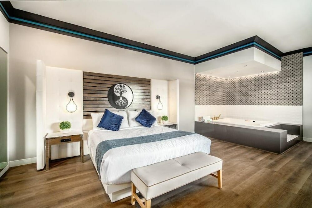 Фото Aspire Inn Studios & Spas