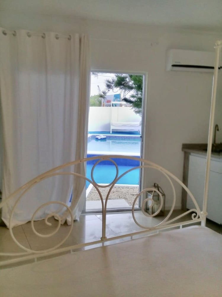 Фото Ocean Front Property - Villa 4 Aruba w pool view