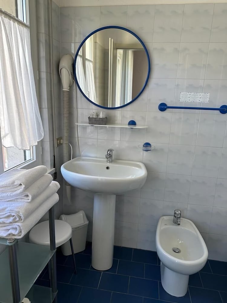 Фото Bike Garnì Villa Maria Torbole