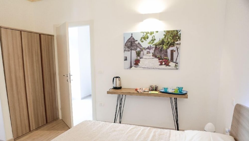 Фото Ailanthus Holiday Suites