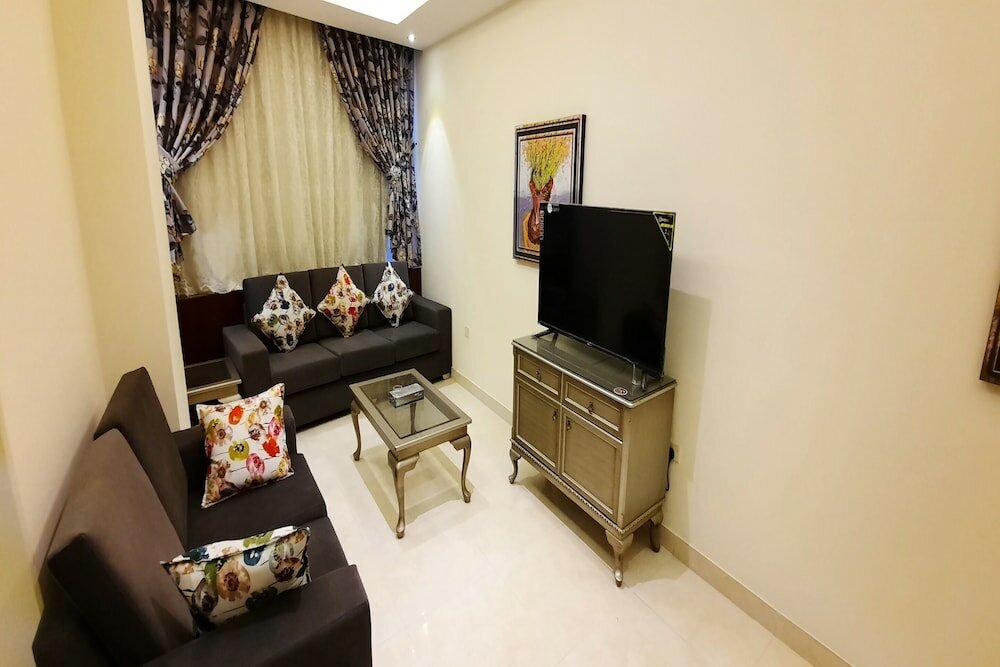 Фото The Blue Rose Hotel - الورده الزرقاء للوحدات السكنيه