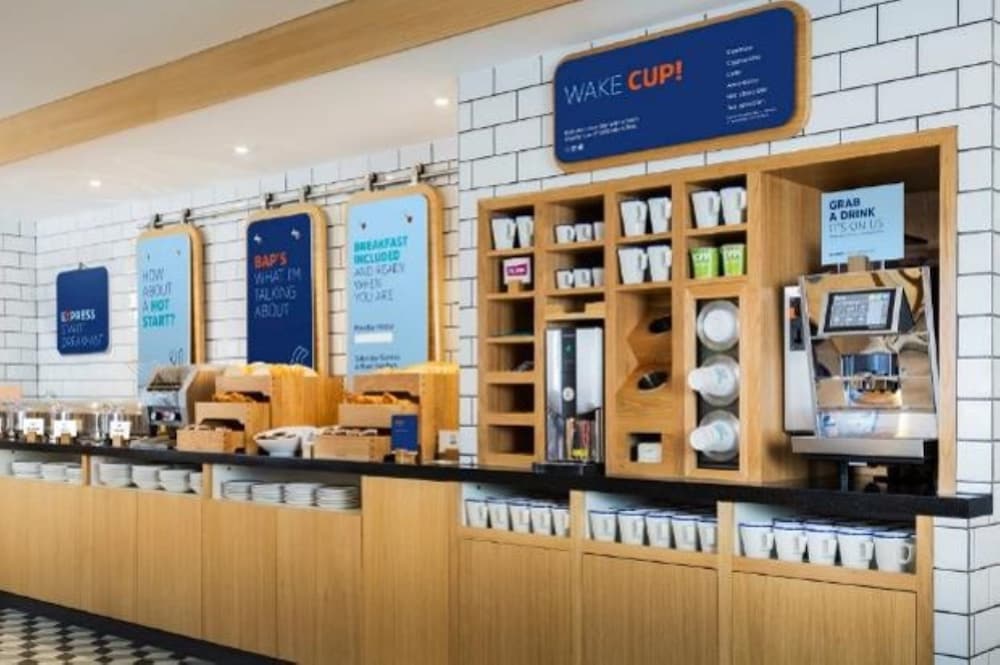 Фото Holiday Inn Express Nice - Grand Arenas, an Ihg Hotel