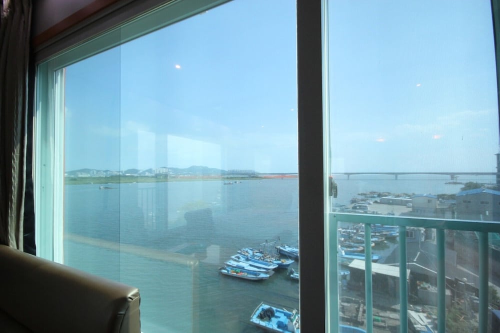 Фото Busan Myeongji W