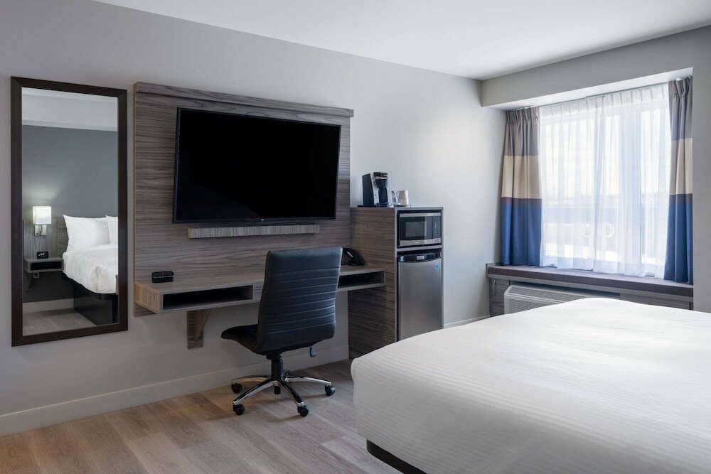 Фото Microtel Inn & Suites by Wyndham Kanata Ottawa West