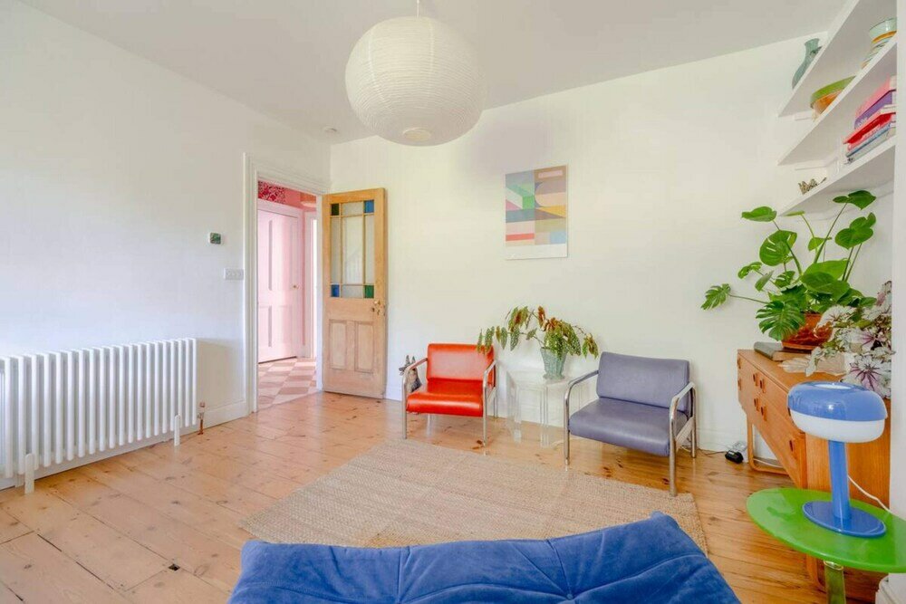 Фото Unique Vintage-style 3bd Flat - Dalston