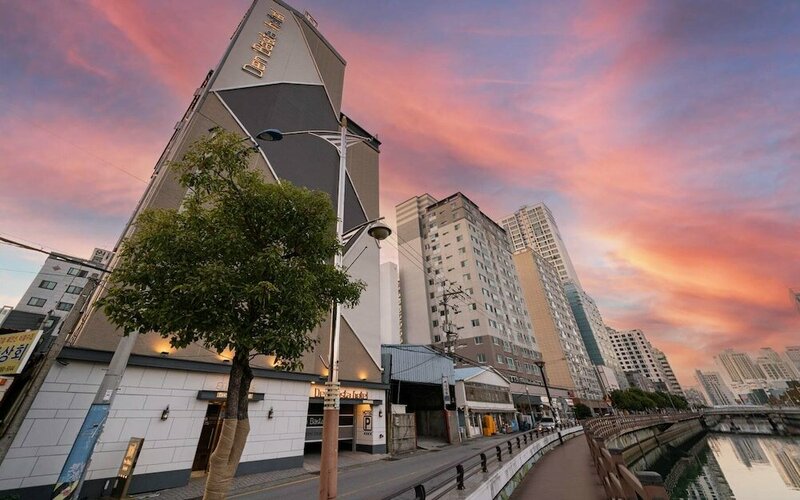 Гостиница Busan Seomyeon Den Vast Hotel в Пусане
