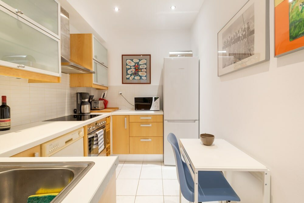 Фото Vibrant in Pangrati by Athenian Homes