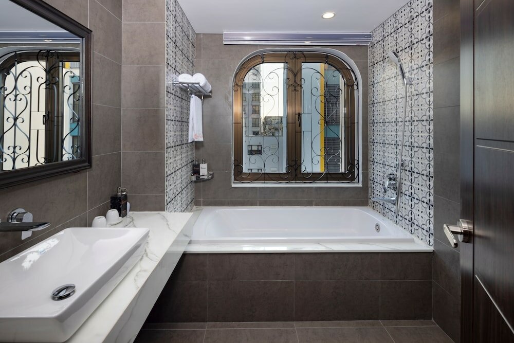 Фото Charming Beauty Hotel