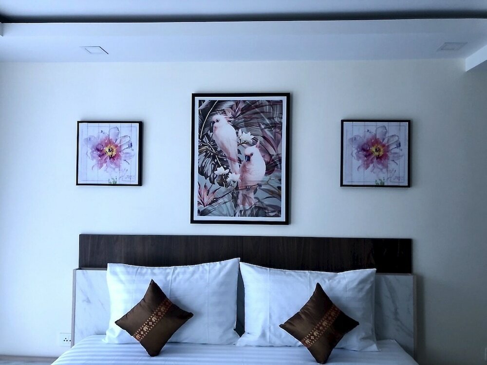 Фото Luxury Apartments in Grand Avenue