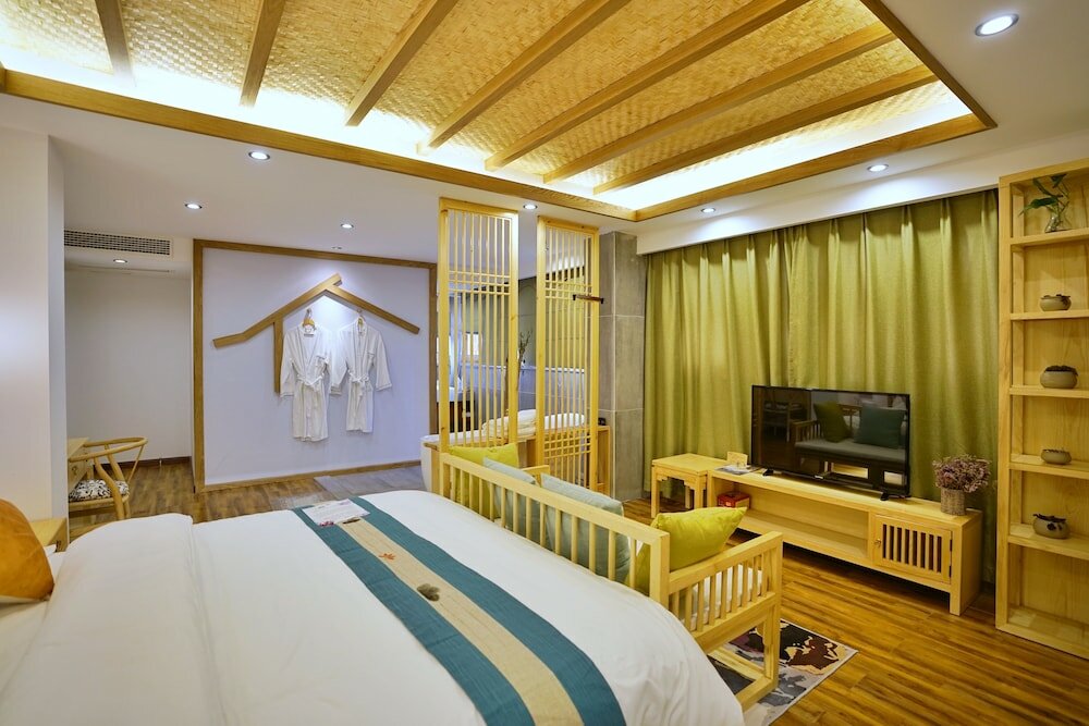 Фото Yuexijiang Boutique Holiday Hotel