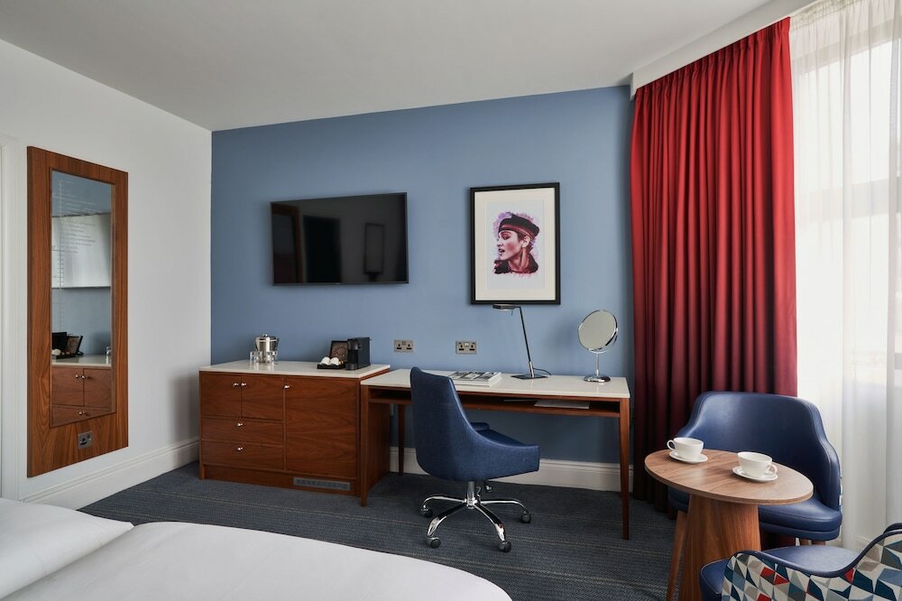 Фото The Cumberland London